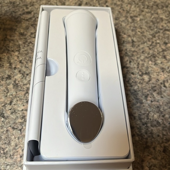 Arbonne skin care-never used - Picture 2 of 2